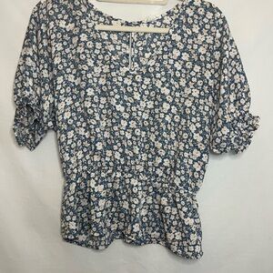 Sienna Sky - Floral Blue & White v-neck blouse - NWOT - size S